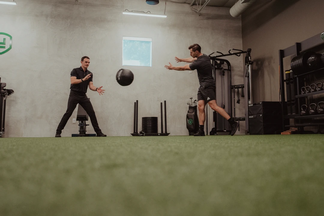 man throwing ball - Force Plate Testing